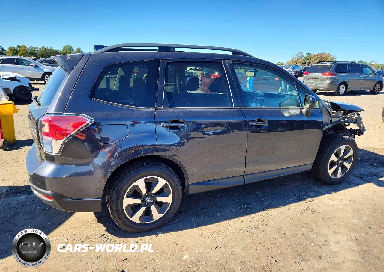 2017 Subaru Forester 2.5I Premium VIN:JF2SJAEC6HH556570 - 3
