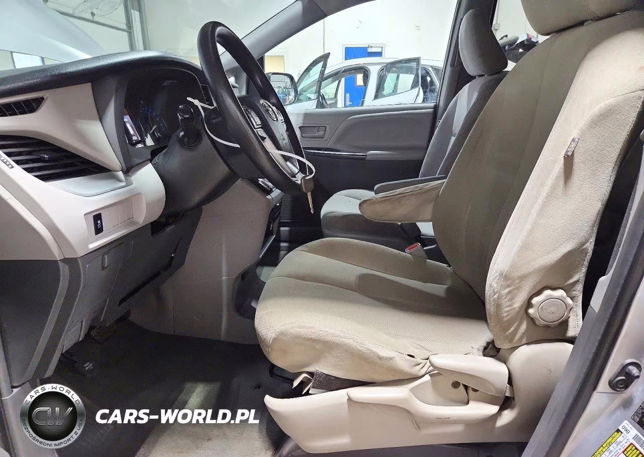 2018 Toyota Sienna L VIN:5TDZZ3DCXJS948536 - 7
