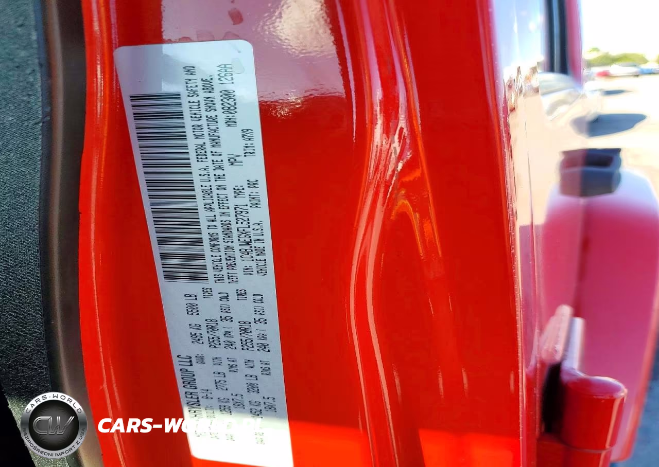 2015 Jeep Wrangler Unlimited Sahara VIN:1C4BJWEGXFL527971 - 13