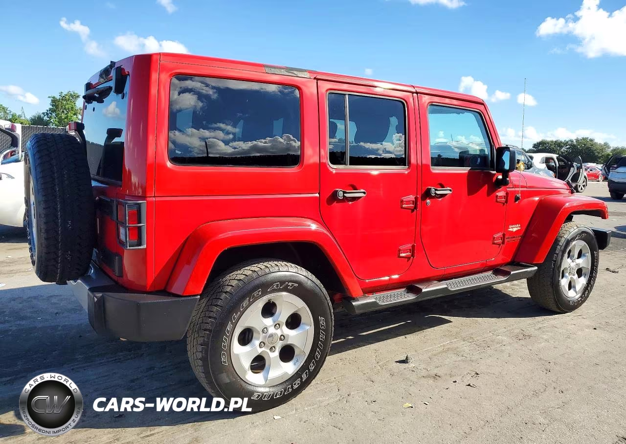 2015 Jeep Wrangler Unlimited Sahara VIN:1C4BJWEGXFL527971 - 3