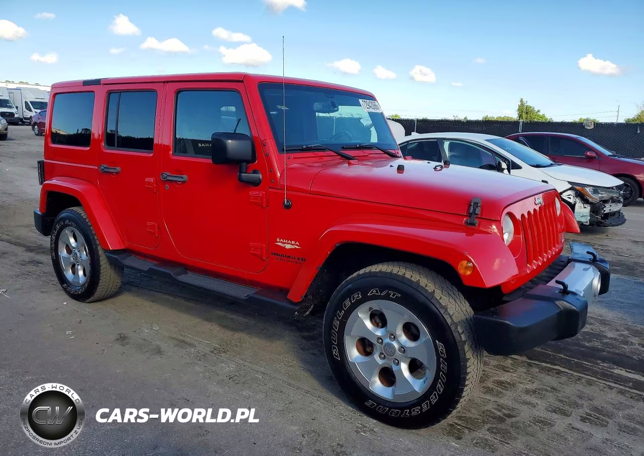 2015 Jeep Wrangler Unlimited Sahara VIN:1C4BJWEGXFL527971 - 4