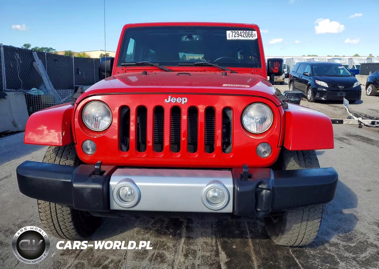 2015 Jeep Wrangler Unlimited Sahara VIN:1C4BJWEGXFL527971 - 5