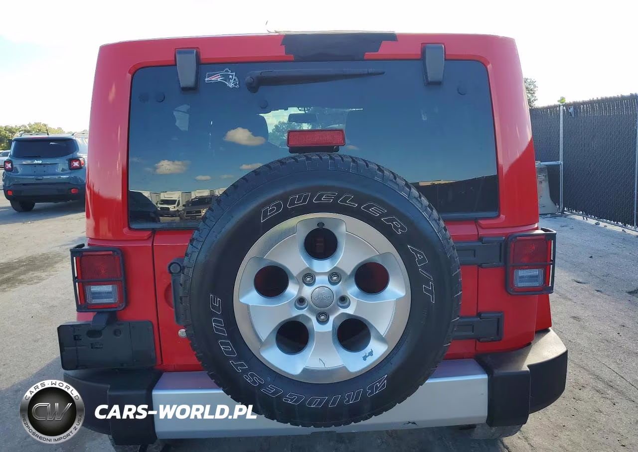 2015 Jeep Wrangler Unlimited Sahara VIN:1C4BJWEGXFL527971 - 6