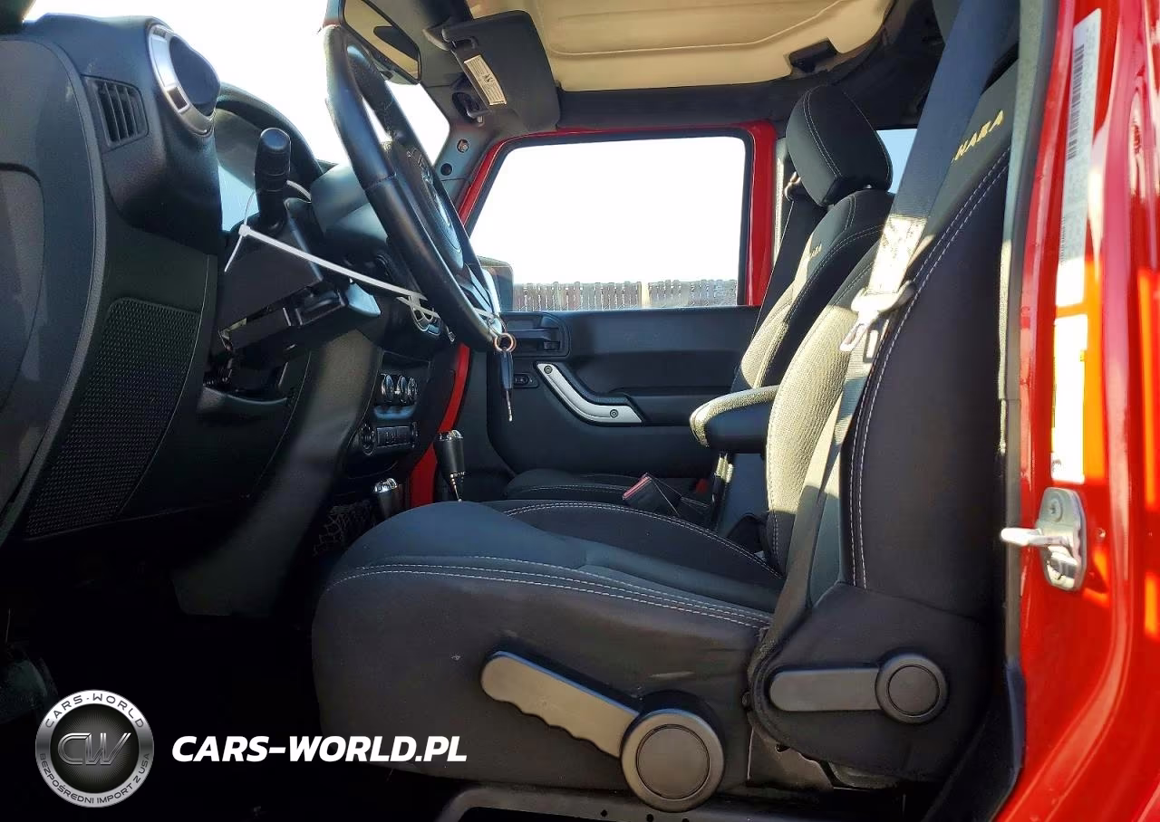 2015 Jeep Wrangler Unlimited Sahara VIN:1C4BJWEGXFL527971 - 7