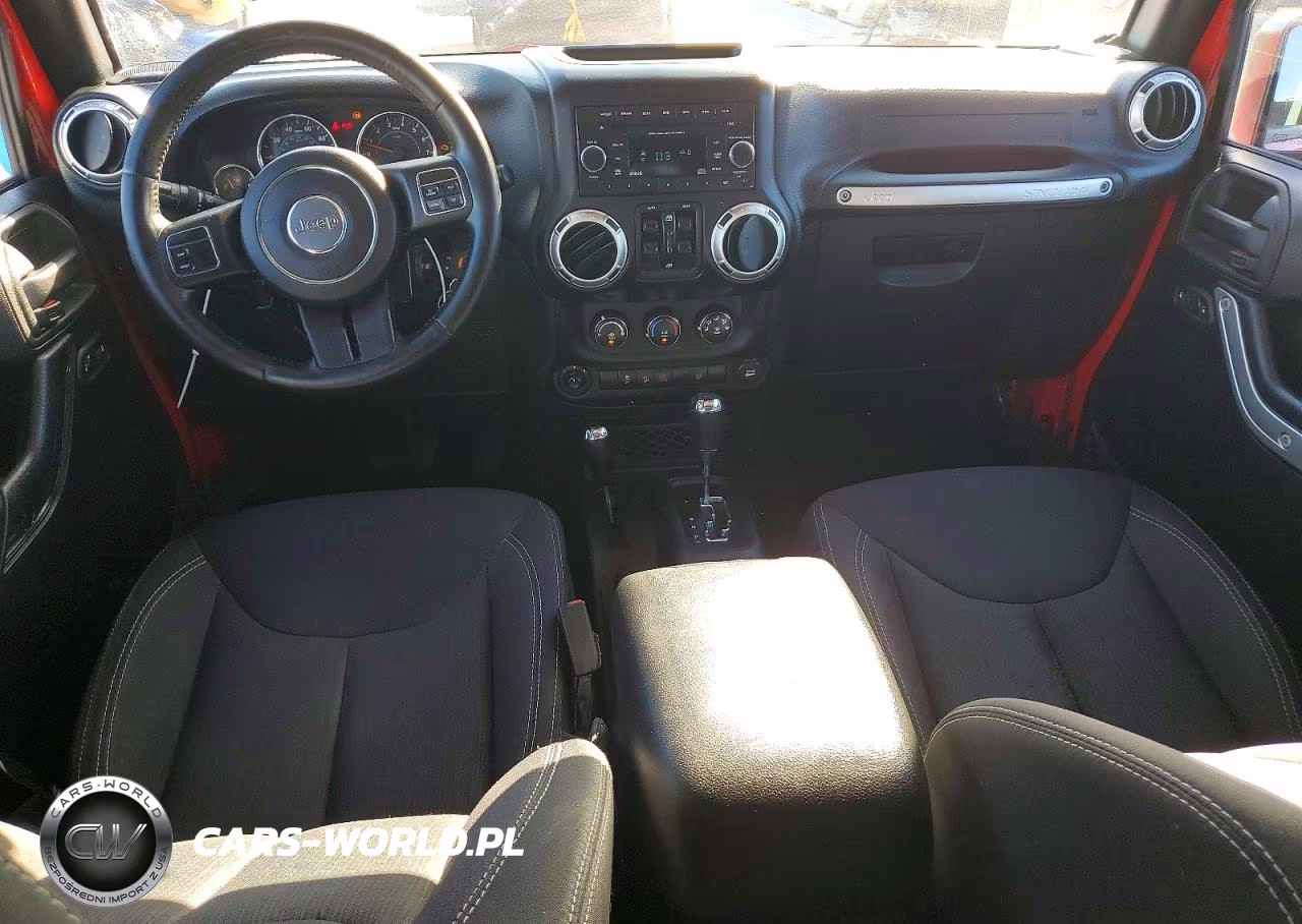 2015 Jeep Wrangler Unlimited Sahara VIN:1C4BJWEGXFL527971 - 8