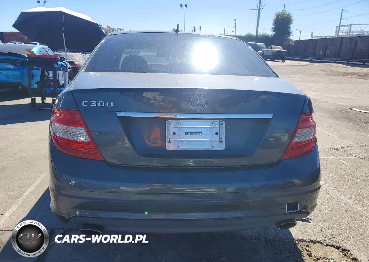 2011 Mercedes-Benz C 300 VIN:WDDGF5EB3BF631240 - 6