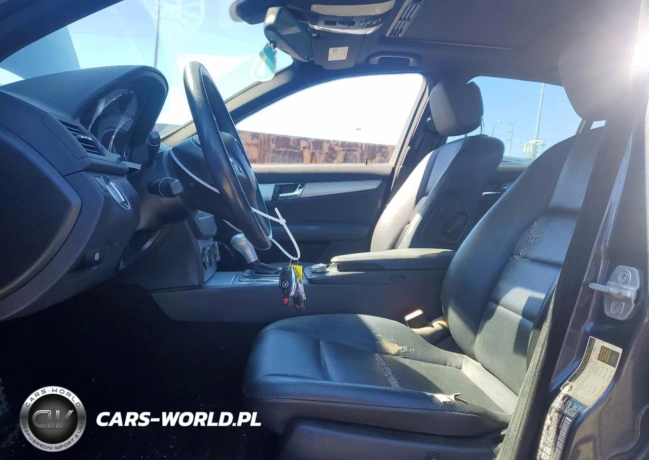 2011 Mercedes-Benz C 300 VIN:WDDGF5EB3BF631240 - 7