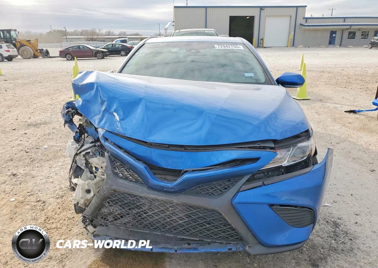 2018 Toyota Camry VIN:4T1B11HKXJU155968 - 5