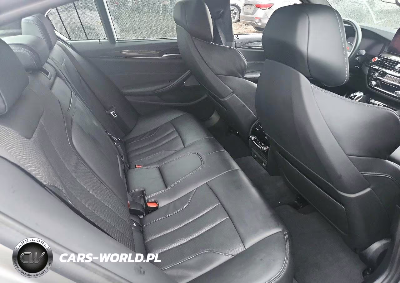 2023 BMW M5 VIN:WBS83CH04PCL74841 - 10