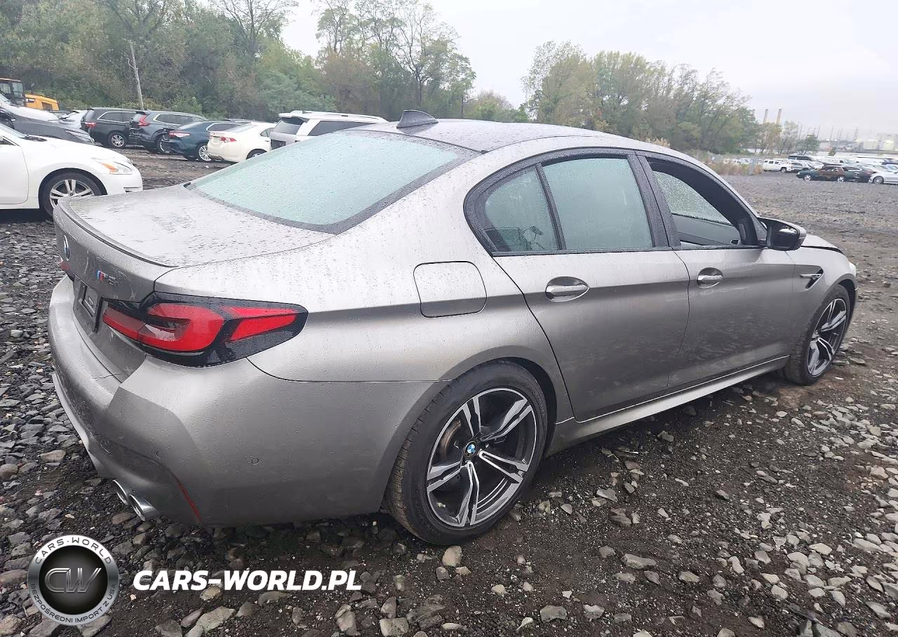 2023 BMW M5 VIN:WBS83CH04PCL74841 - 3