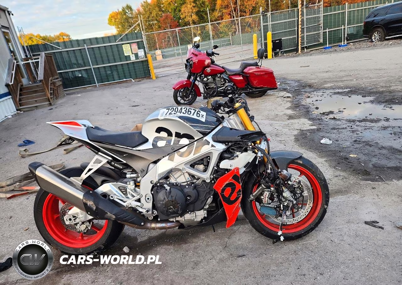2019 Aprilia Tuono V4