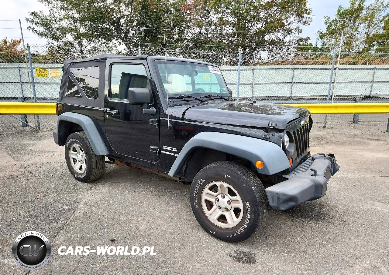 2012 Jeep Wrangler Sport VIN:1C4AJWAG6CL256470 - 4