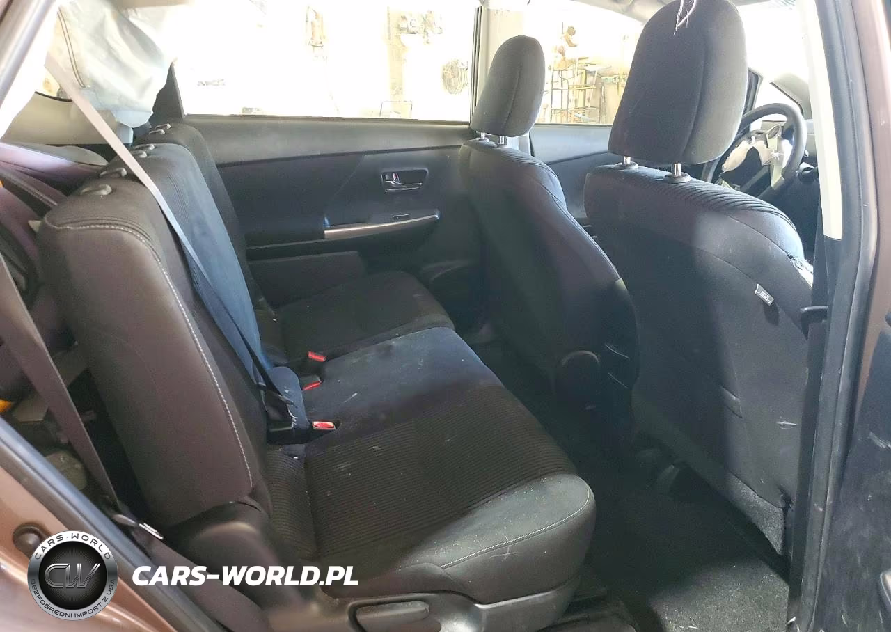 2015 Toyota Prius V Two VIN:JTDZN3EU3FJ038279 - 10