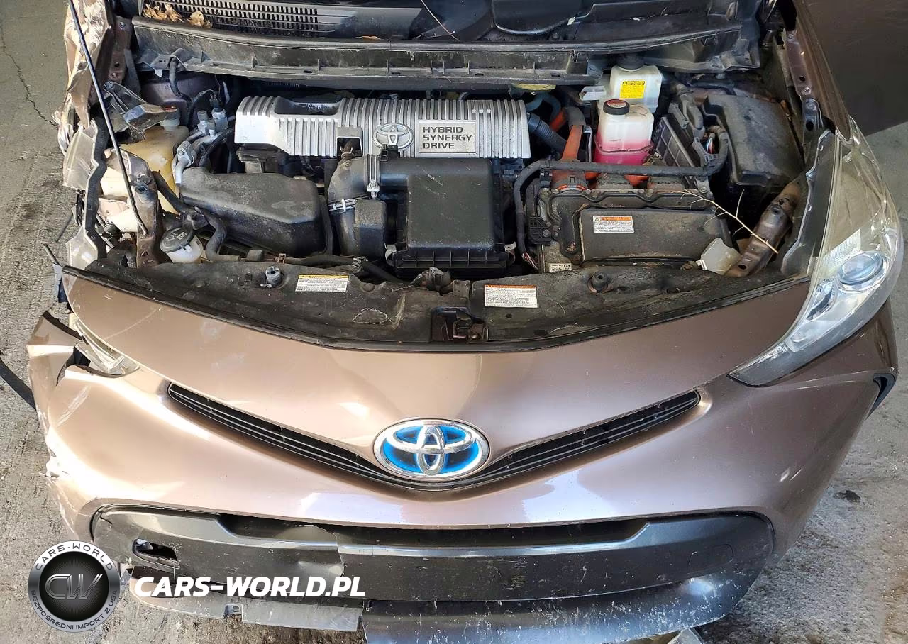 2015 Toyota Prius V Two VIN:JTDZN3EU3FJ038279 - 11