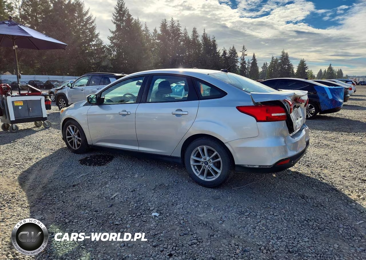 2015 Ford Focus Se VIN:1FADP3F20FL241786 - 2