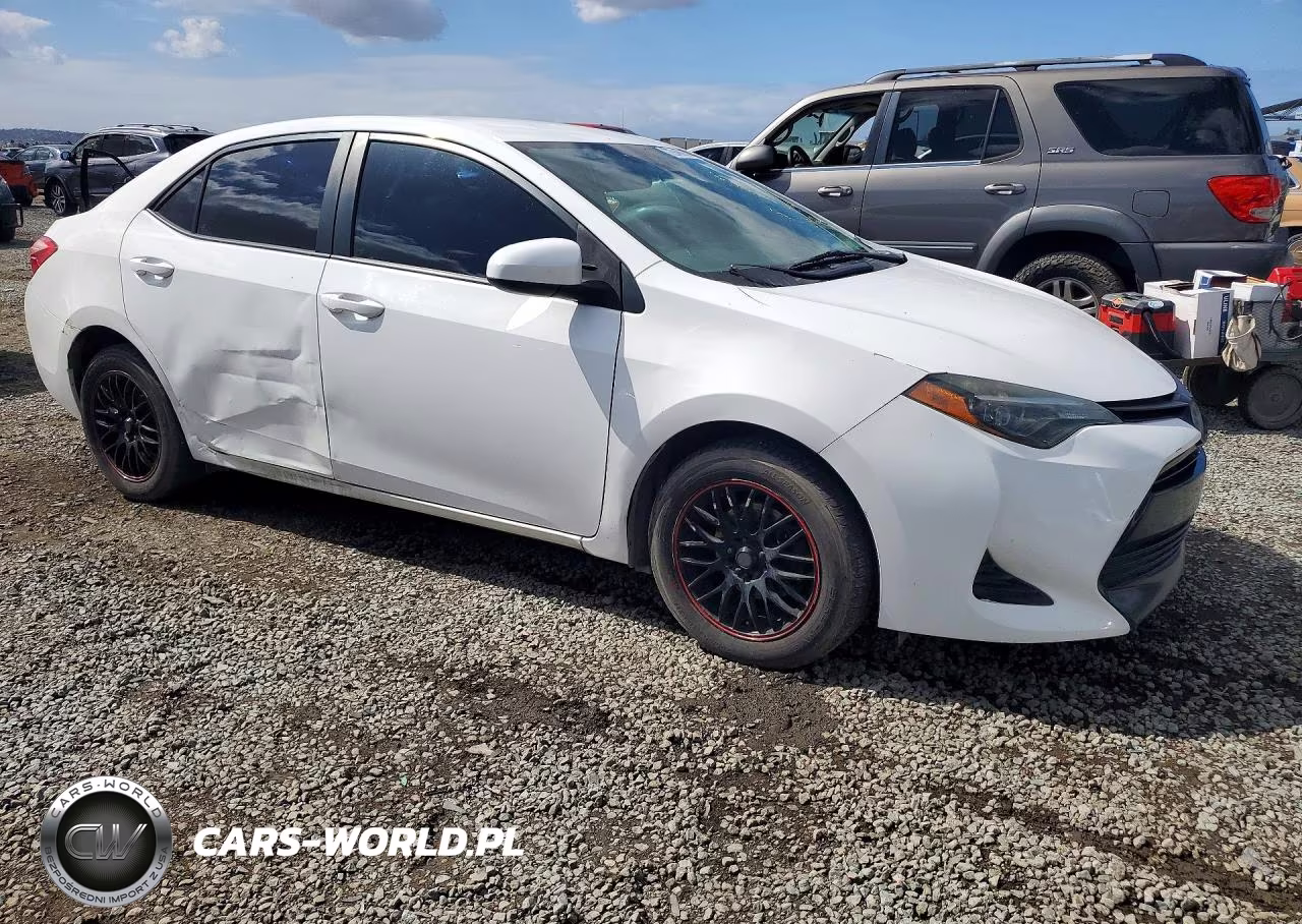 2019 Toyota Corolla Le VIN:5YFBURHE0KP881082 - 4