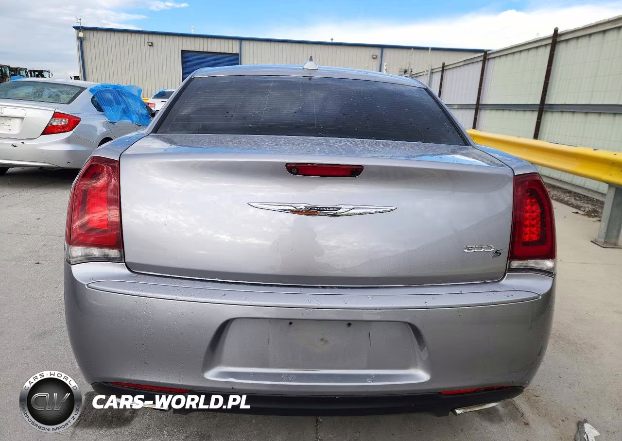 2015 Chrysler 300 S VIN:2C3CCABG2FH767104 - 6