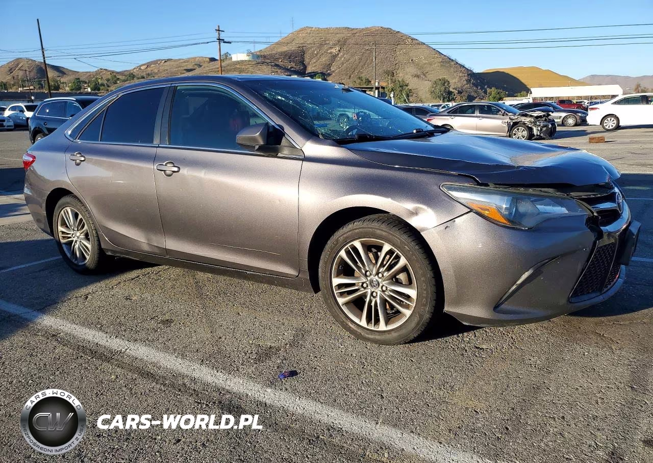 2016 Toyota Camry Se VIN:4T1BF1FK0GU173991 - 4