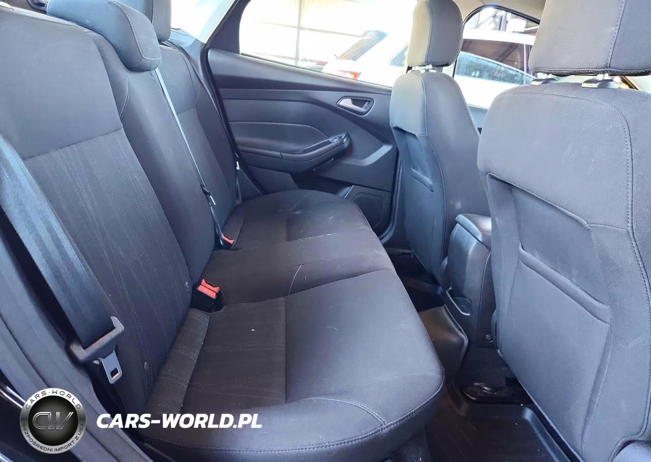 2015 Ford Focus Se VIN:1FADP3F22FL364117 - 10