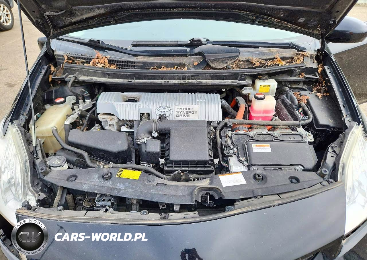 2015 Toyota Prius Two VIN:JTDKN3DU7F0434658 - 11
