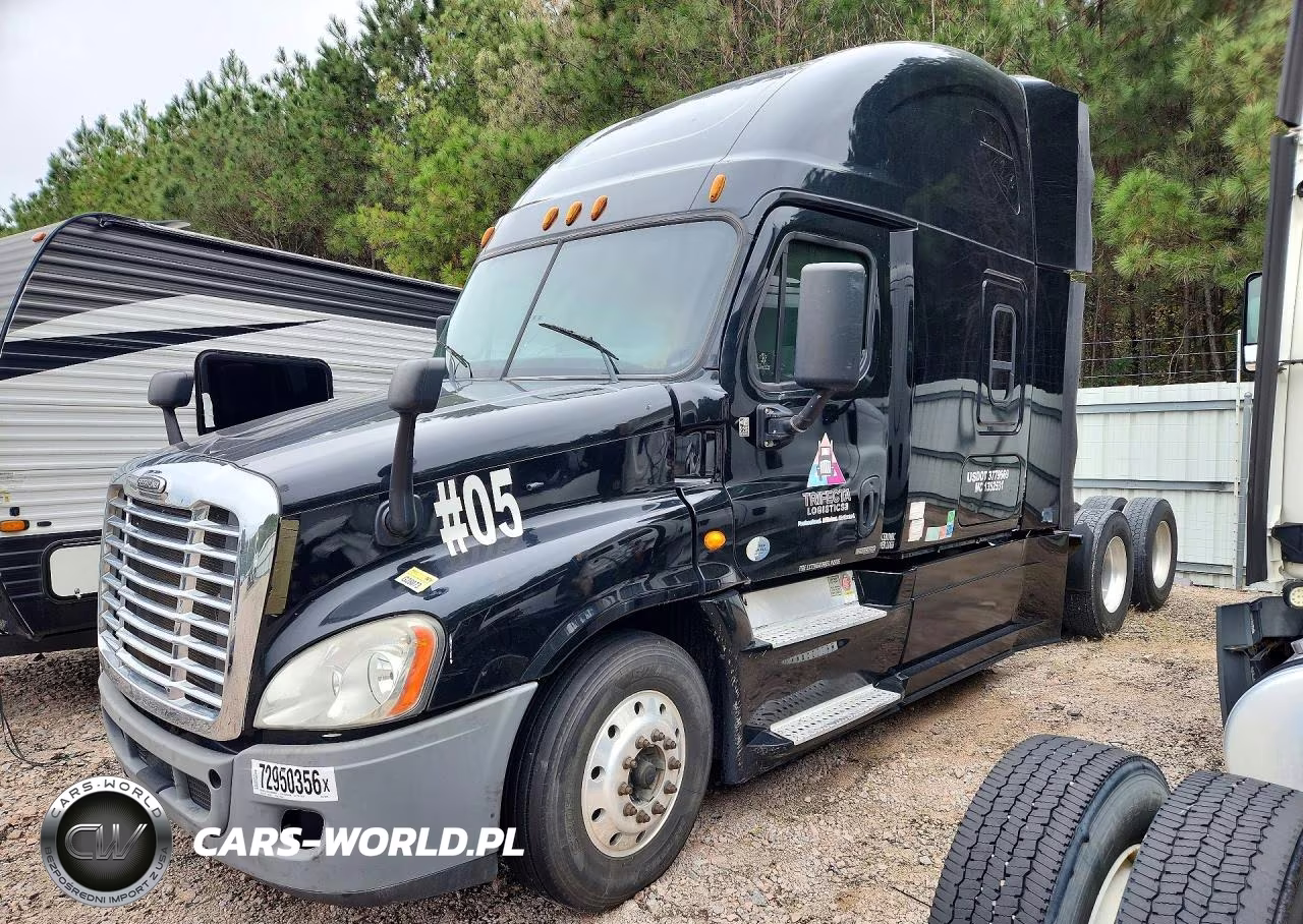 2014 Freightliner Cascadia Semi Truck VIN:3AKJGLD58ESFH3091 - 1