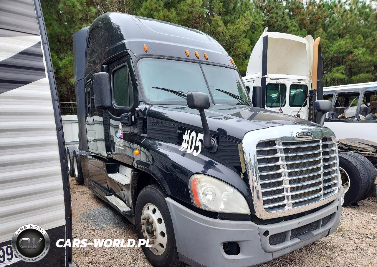 2014 Freightliner Cascadia Semi Truck VIN:3AKJGLD58ESFH3091 - 4