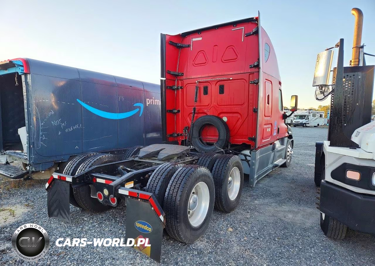 2015 Freightliner Cascadia 125 VIN:3AKJGLD51FSFP6758 - 3