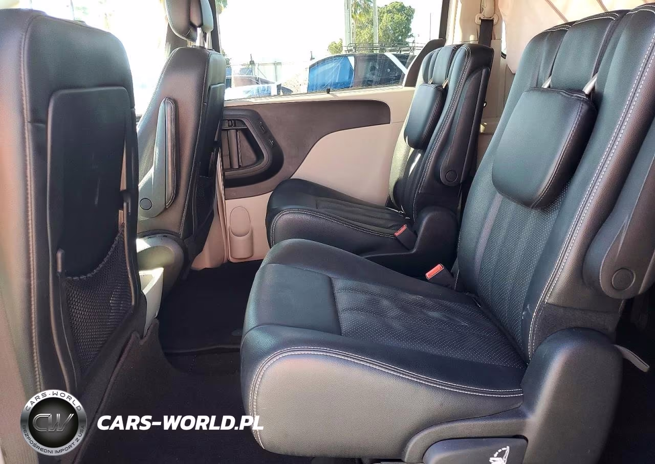 2013 Chrysler Town & Country Touring L VIN:2C4RC1CG1DR747843 - 11