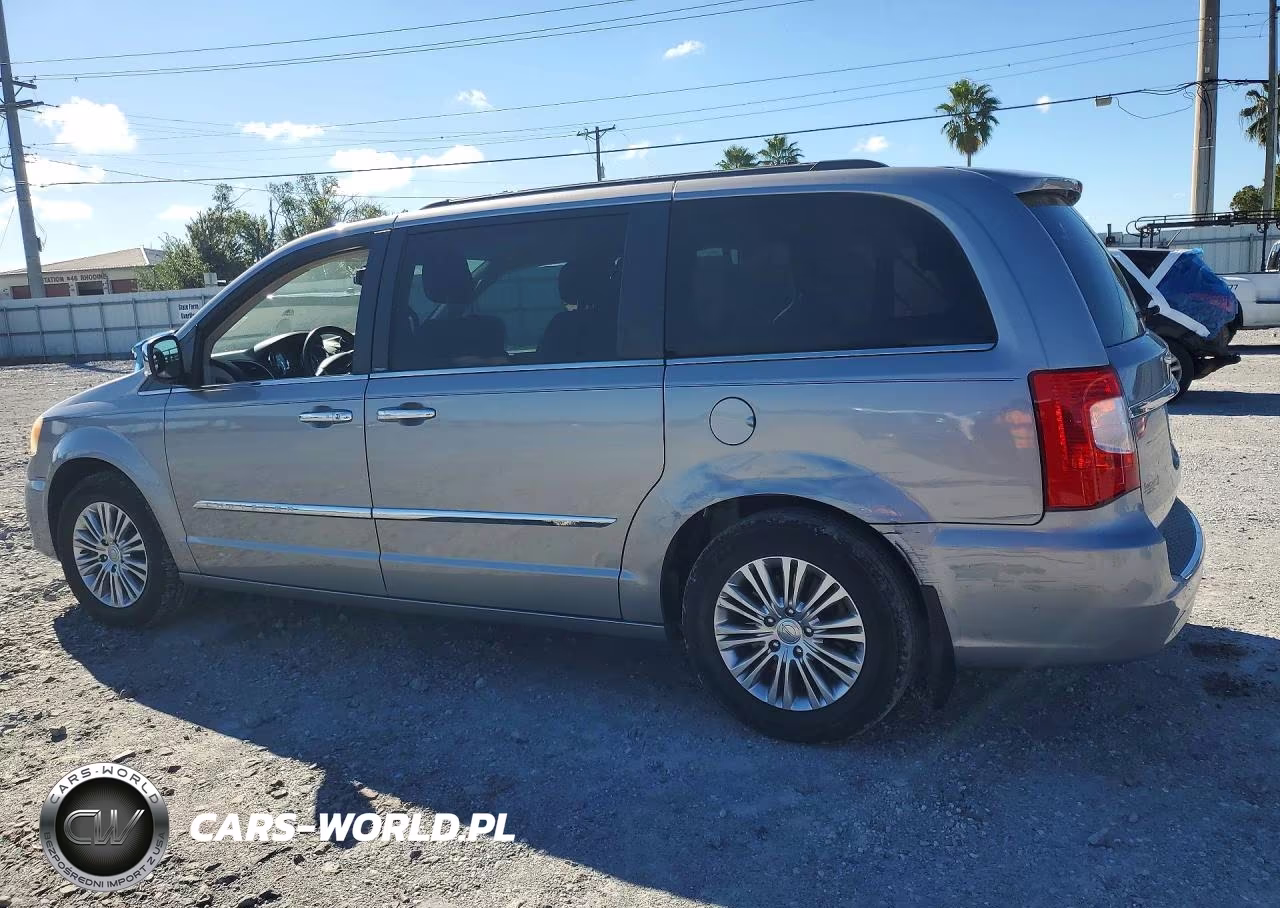 2013 Chrysler Town & Country Touring L VIN:2C4RC1CG1DR747843 - 2