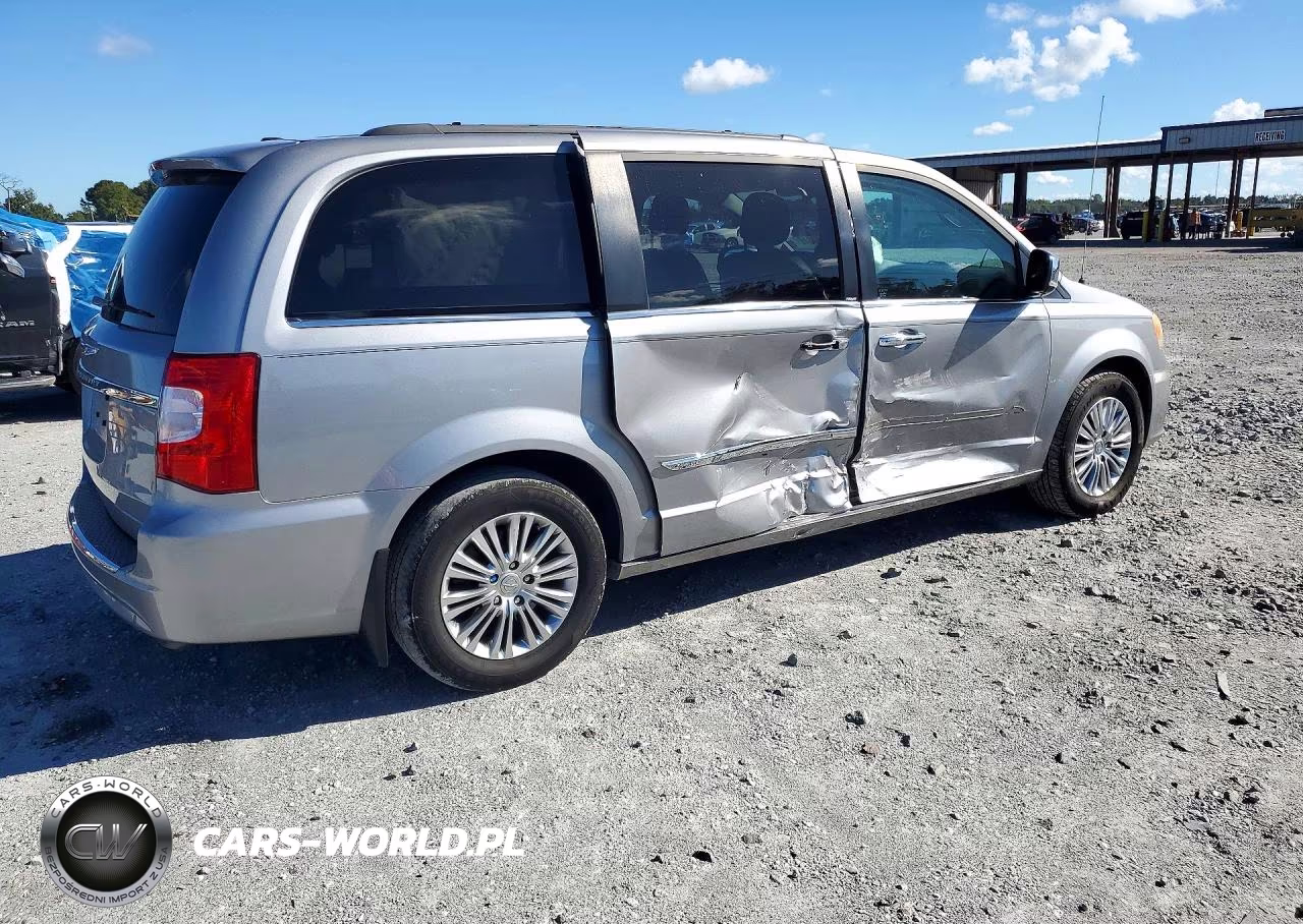 2013 Chrysler Town & Country Touring L VIN:2C4RC1CG1DR747843 - 3