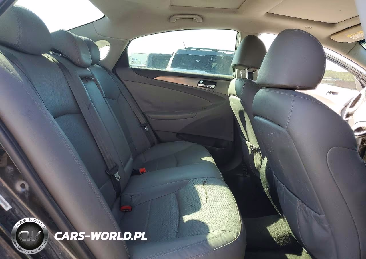 2015 Hyundai Sonata Hybrid Limited VIN:KMHEC4A44FA136748 - 10
