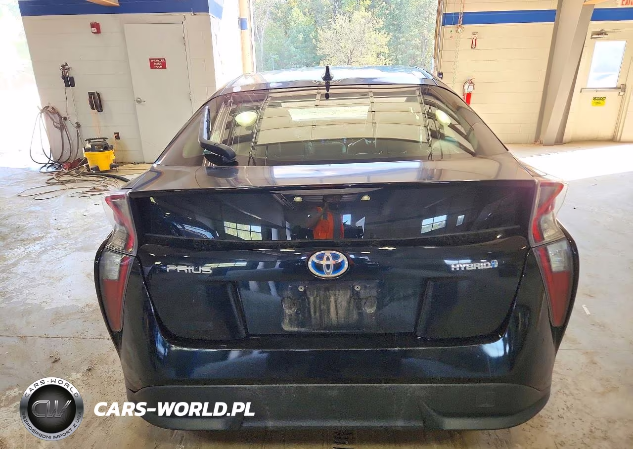 2016 Toyota Prius Three Touring VIN:JTDKARFU1G3026474 - 6