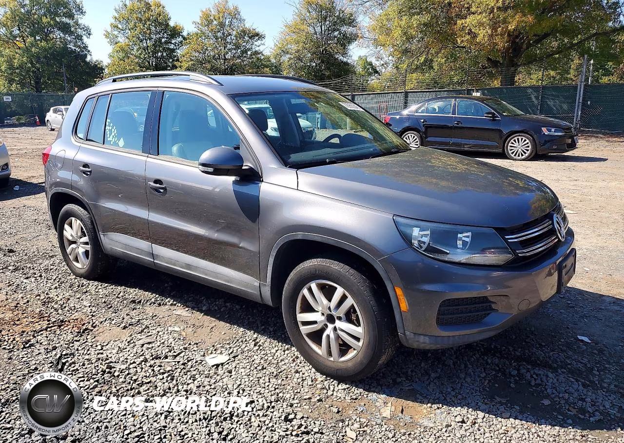 2016 Volkswagen Tiguan S VIN:WVGAV7AX9GW030031 - 4