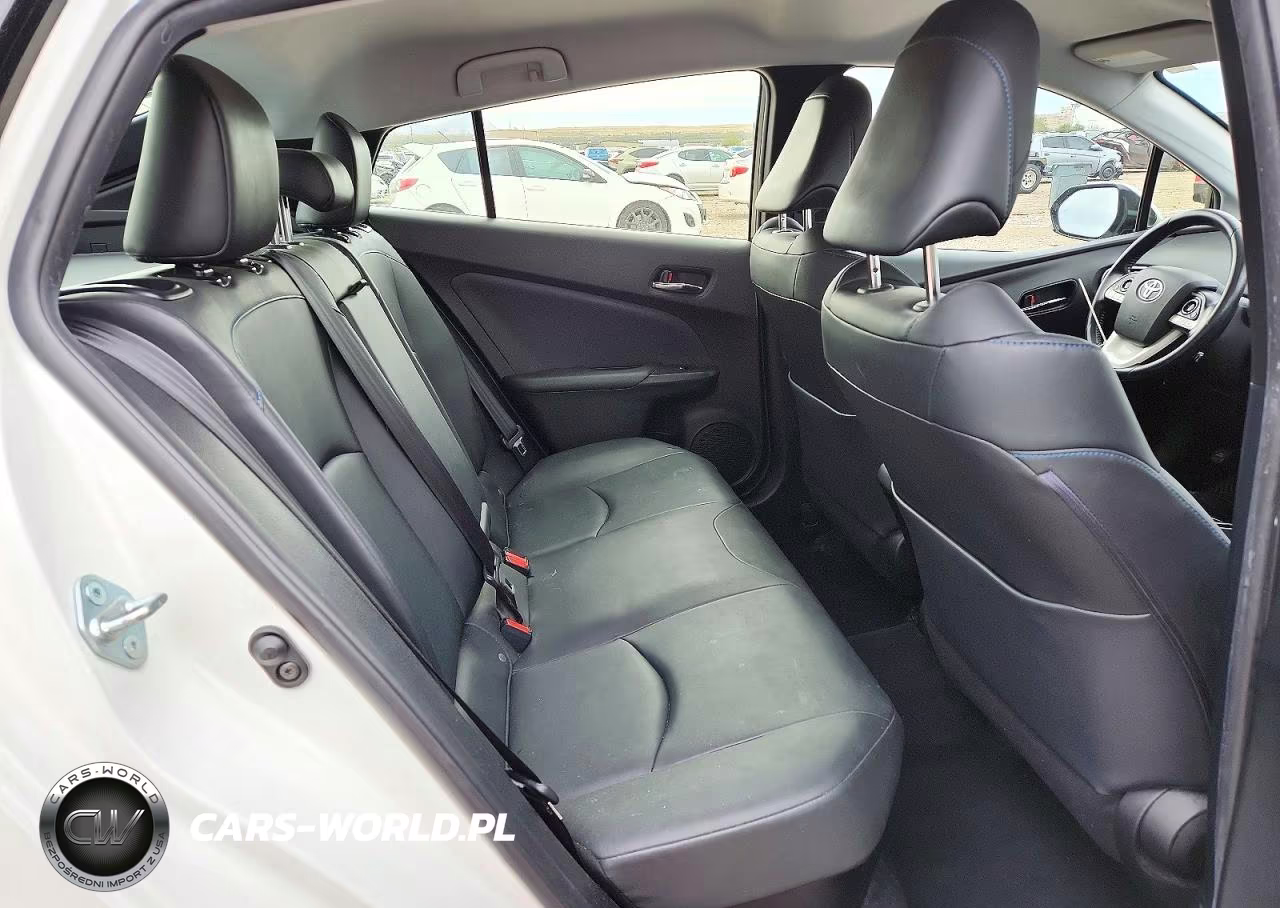 2017 Toyota Prius Four Touring VIN:JTDKARFU7H3036251 - 10