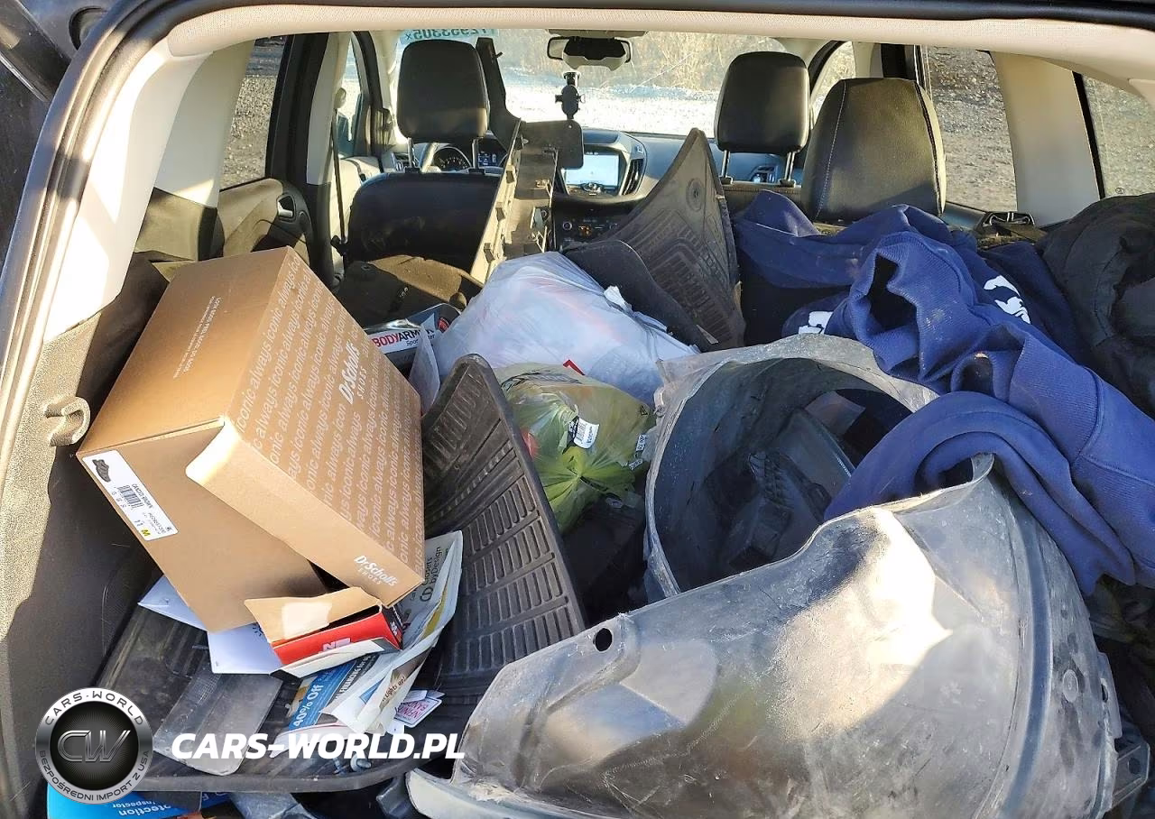 2019 Ford Escape Titanium VIN:1FMCU9J9XKUB27025 - 12