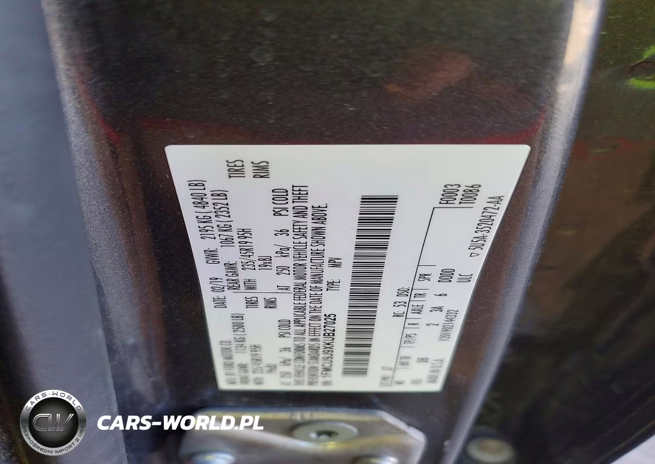 2019 Ford Escape Titanium VIN:1FMCU9J9XKUB27025 - 13