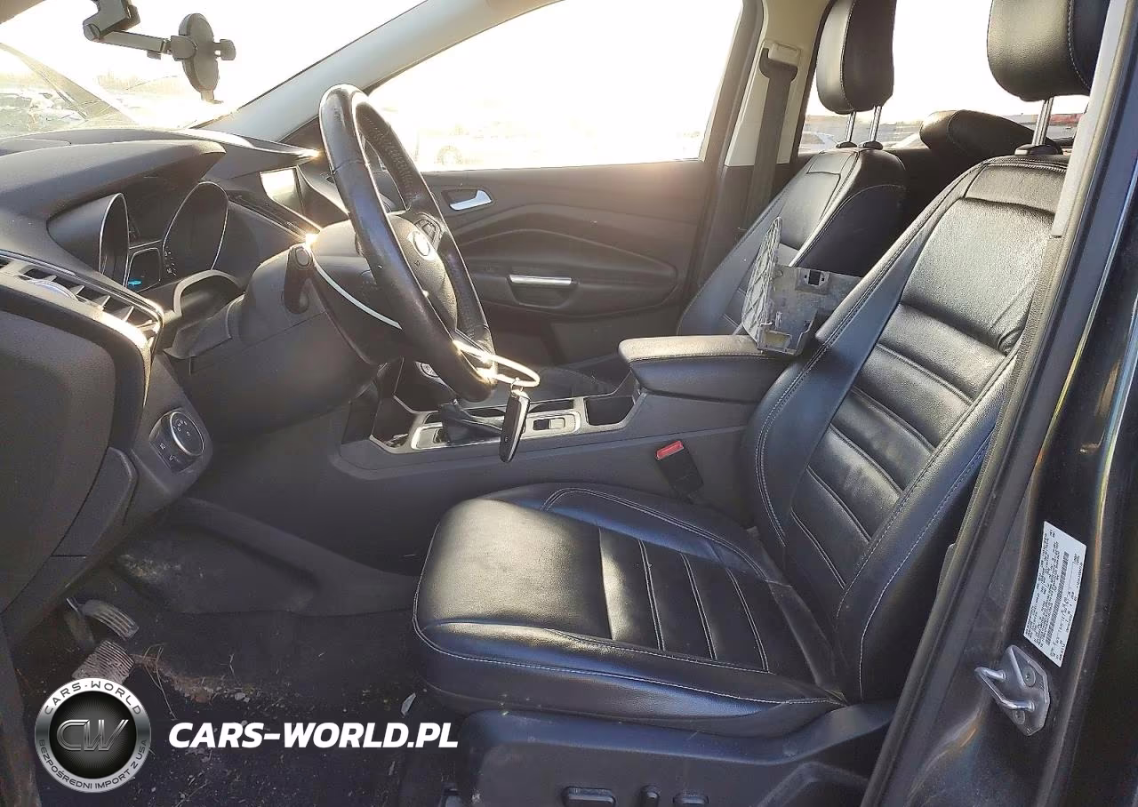 2019 Ford Escape Titanium VIN:1FMCU9J9XKUB27025 - 7
