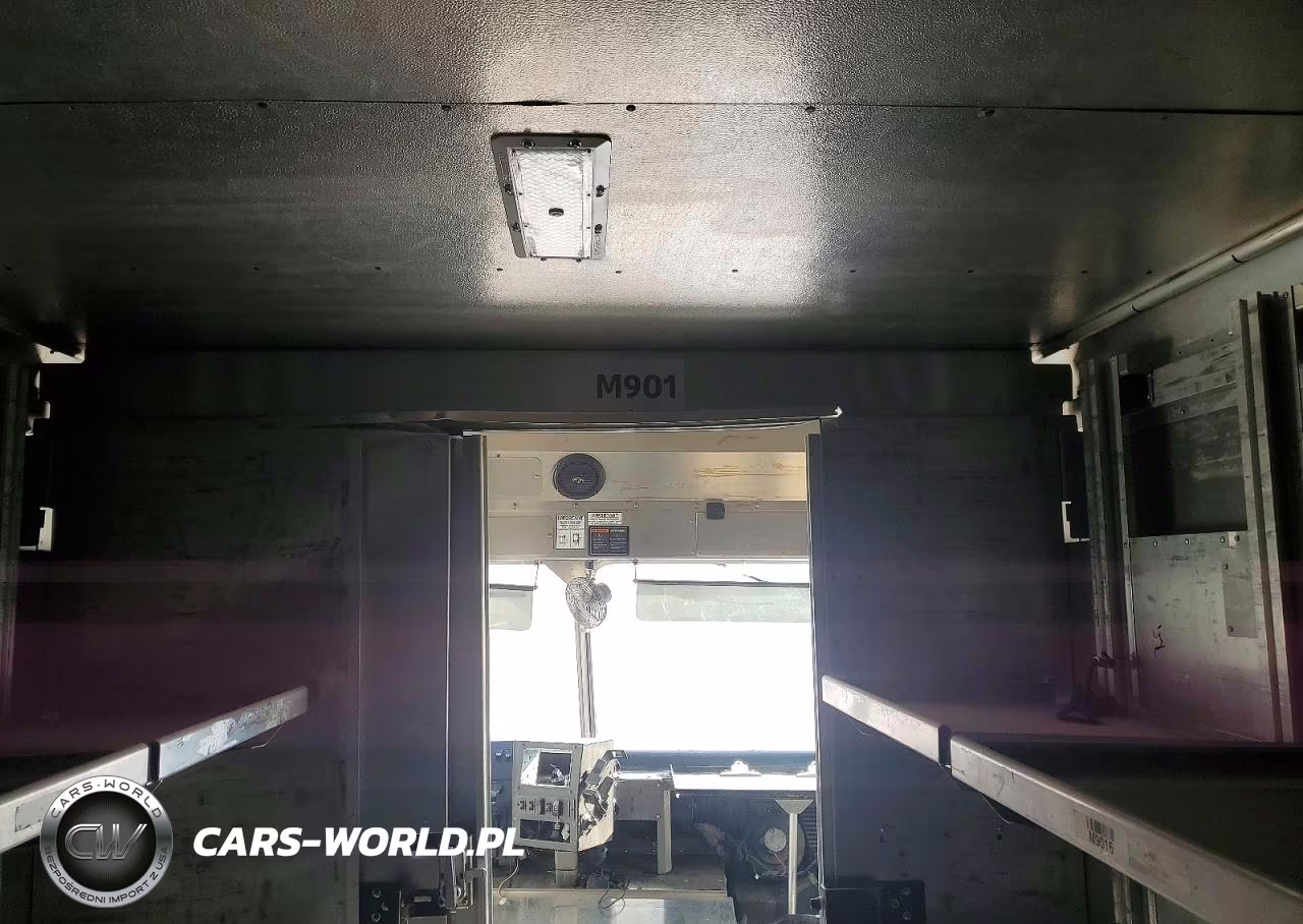 2022 Freightliner Chassis M Line Walk-In Van VIN:4UZAANFD0NCNJ8832 - 10