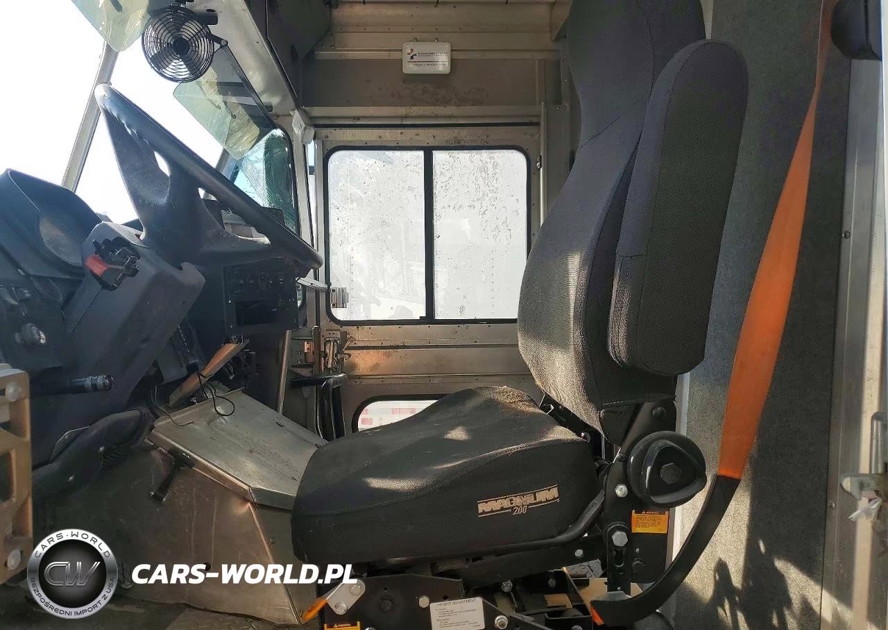 2022 Freightliner Chassis M Line Walk-In Van VIN:4UZAANFD0NCNJ8832 - 7