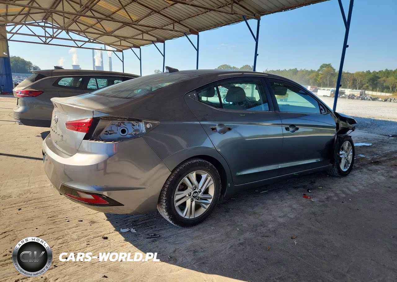 2019 Hyundai Elantra Sel VIN:5NPD84LF8KH403392 - 3