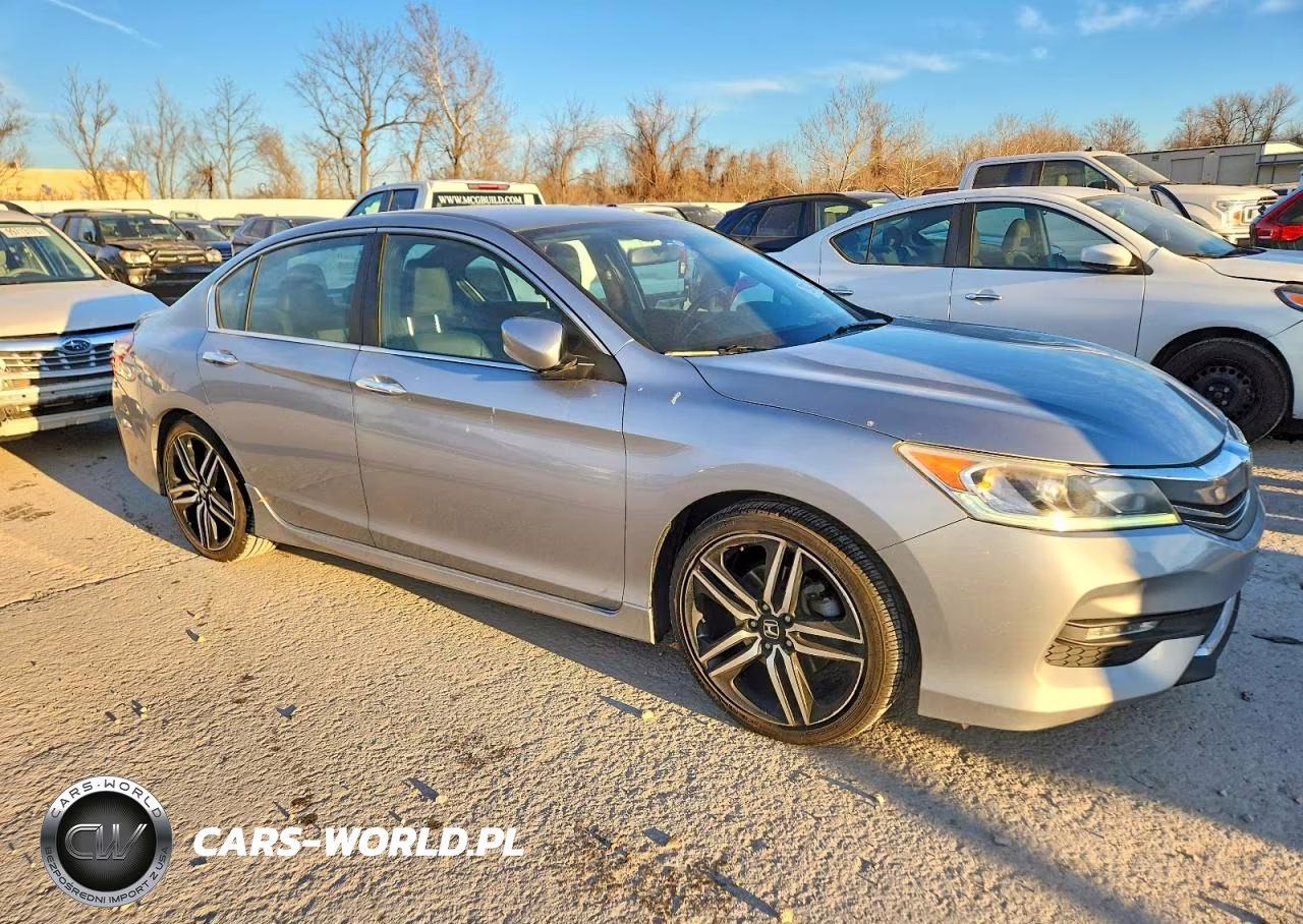 2017 Honda Accord Sport Special Edition VIN:1HGCR2F13HA085230 - 4