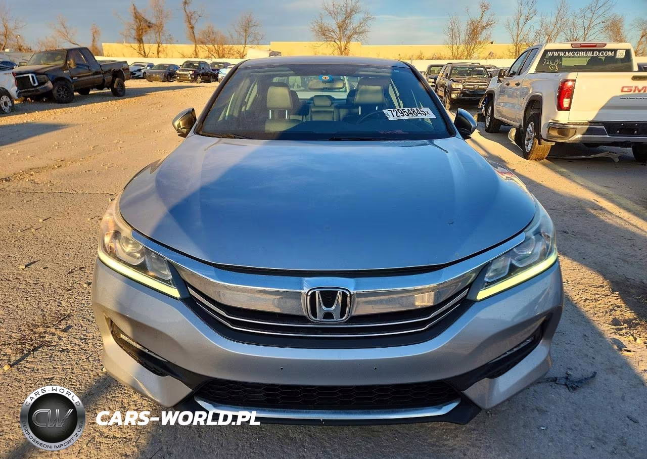 2017 Honda Accord Sport Special Edition VIN:1HGCR2F13HA085230 - 5