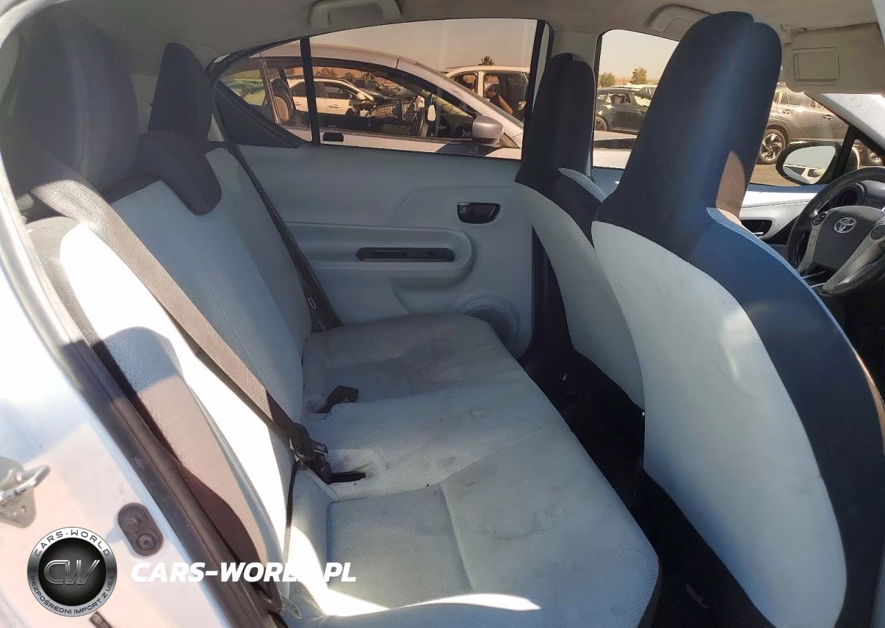 2013 Toyota Prius C One VIN:JTDKDTB31D1541712 - 10