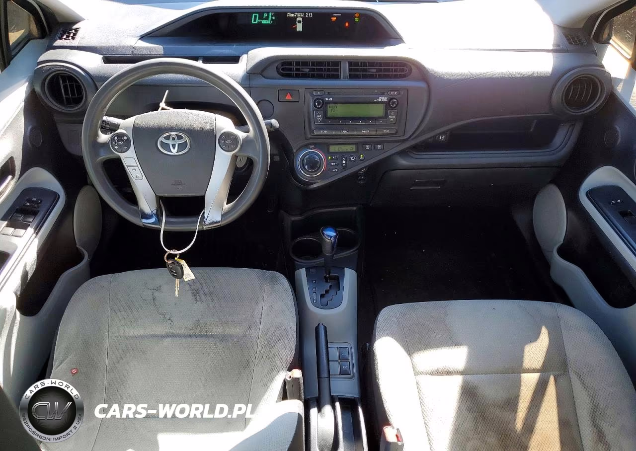 2013 Toyota Prius C One VIN:JTDKDTB31D1541712 - 8