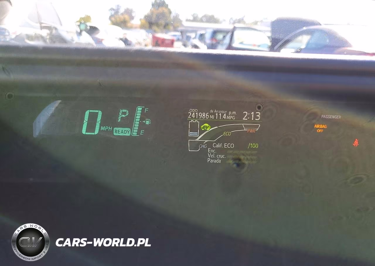 2013 Toyota Prius C One VIN:JTDKDTB31D1541712 - 9