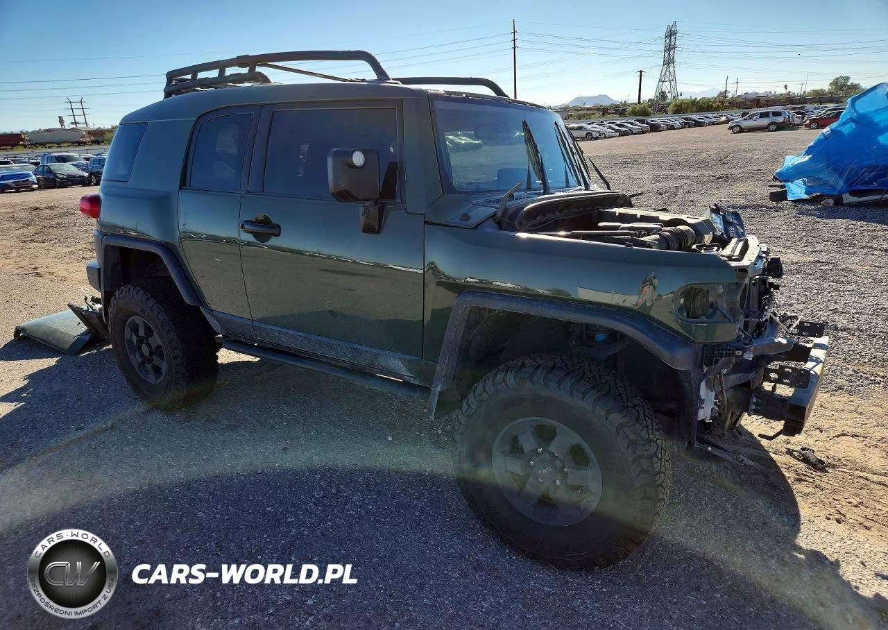 2011 Toyota Fj Cruiser Base VIN:JTEBU4BF3BK115331 - 4
