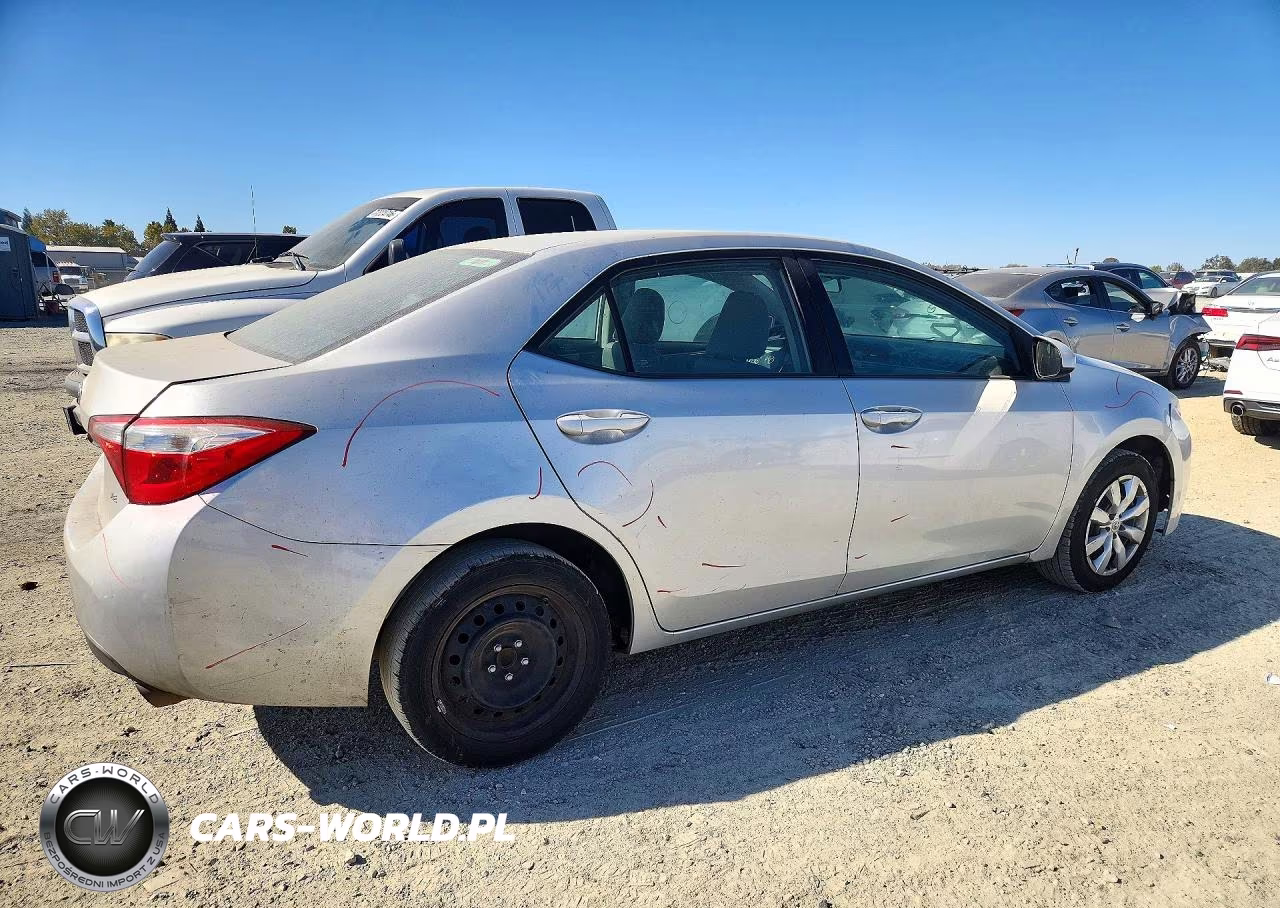 2016 Toyota Corolla Le VIN:5YFBURHE6GP506742 - 3