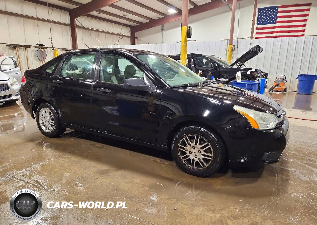 2010 Ford Focus Se VIN:1FAHP3FN9AW238260 - 4
