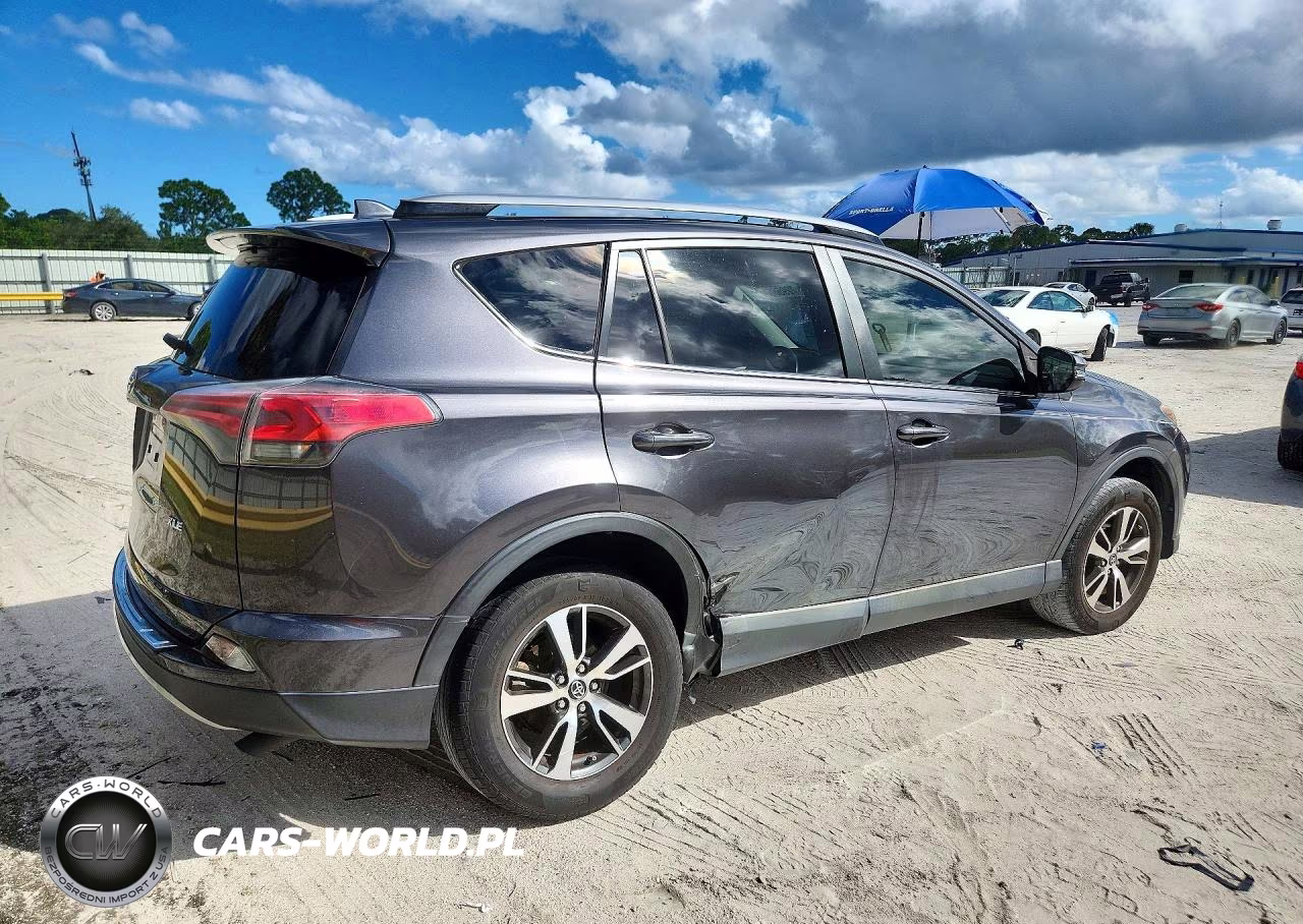 2018 Toyota Rav4 Xle VIN:JTMWFREV0JJ212524 - 3