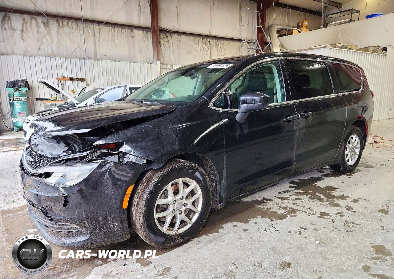 2017 Chrysler Pacifica Touring VIN:2C4RC1DG8HR758925 - 1